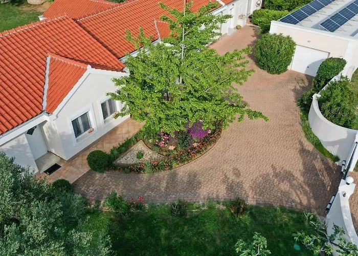Luxury With A Swimming Pool Poljica, Zadar - 22070 Vila Vrsi
