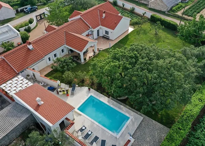 Vila Luxury With A Swimming Pool Poljica, Zadar - 22070 *